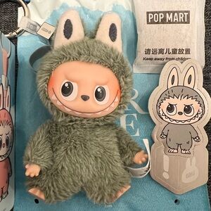 Labubu Pin For Love SECRET ‘ ! ’ OMG! UNOPENED NEW IN BOX